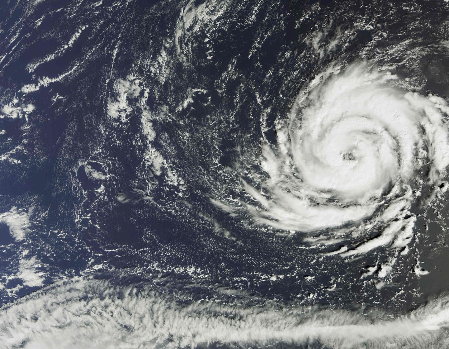 Orkaan NASA satelliidipildil. Foto on illustreeriv
