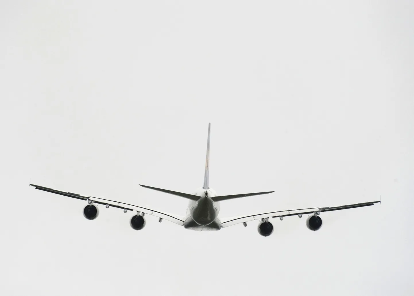 Airbus A380 Stockholmi Arlanda lennujaamast õhku tõusmas.
