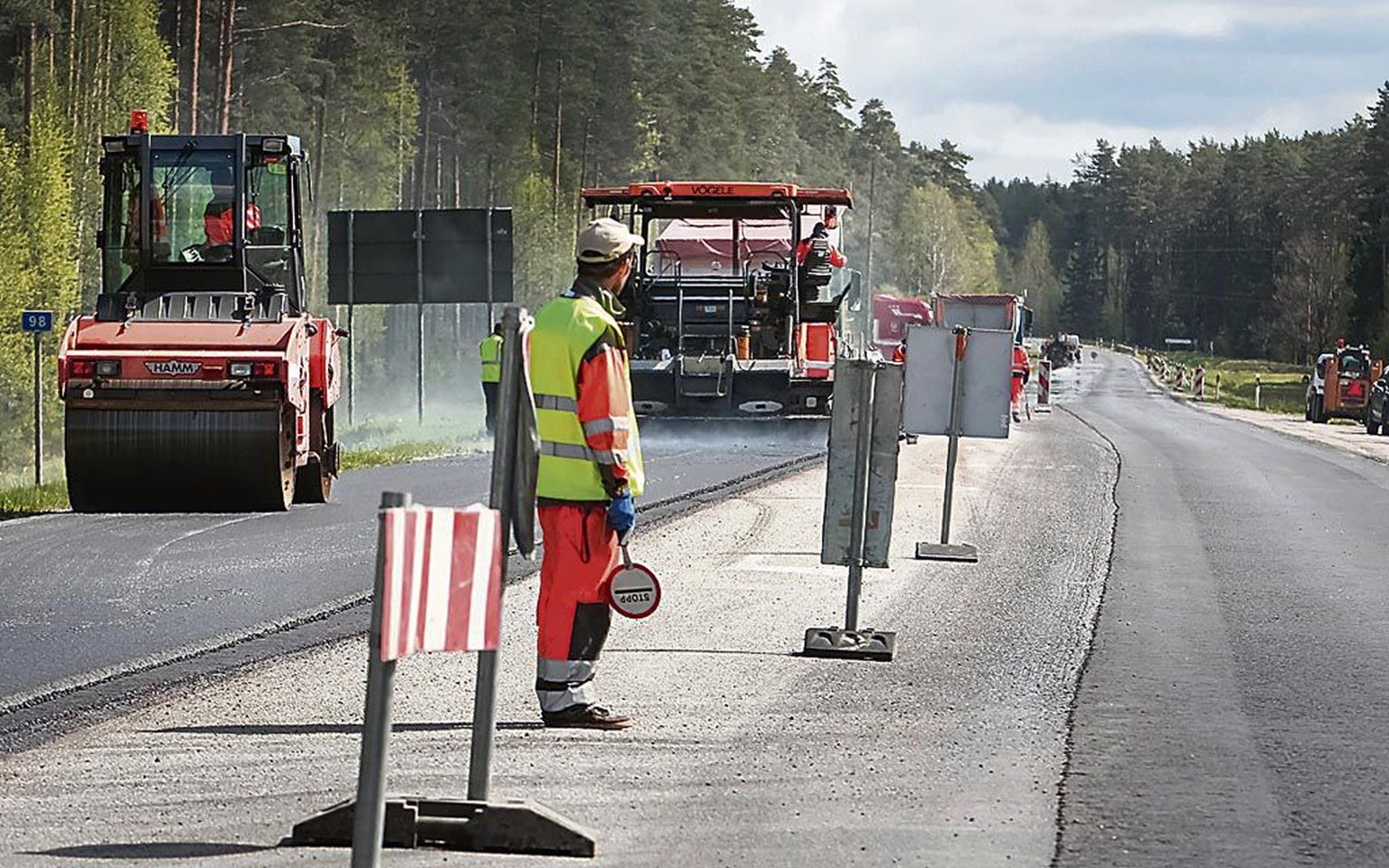 Kui maanteeameti plaanid vett vedama ei lähe, saab mõne aasta pärast Pärnu ja Are vahel sõita laiemal teel.