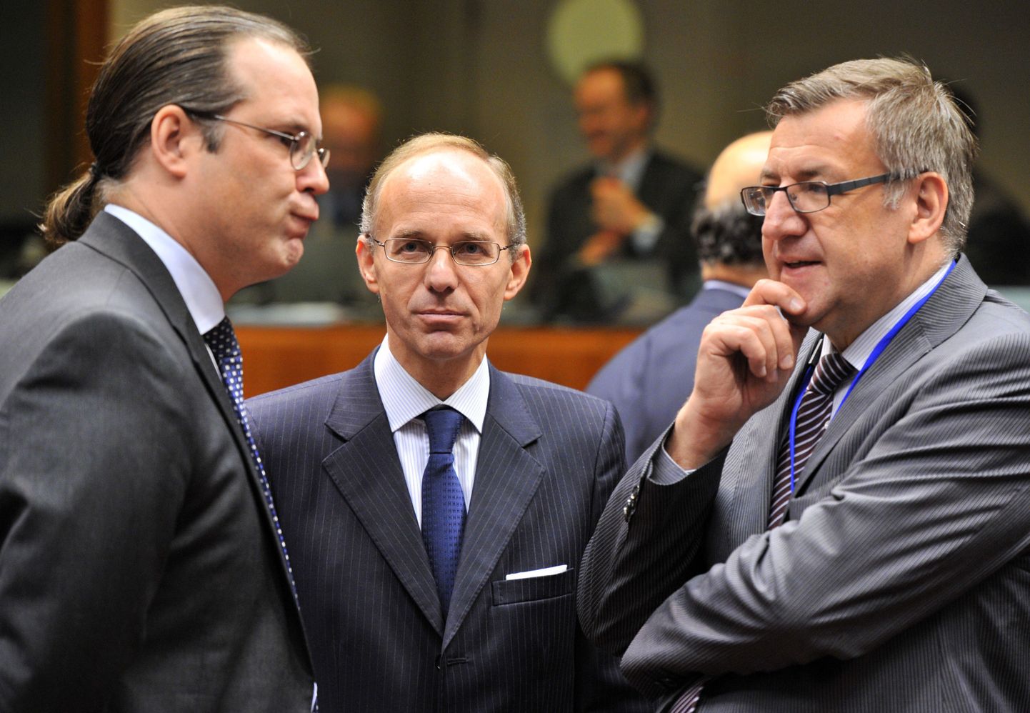 Rootsi rahandusminister Anders Borg (vasakult), Luksemburgi rahandusminister Luc Frieden ja Belgia rahandusminister  Steven Vanackere eile enne rahandusministrite kohtumise algust Brüsselis.