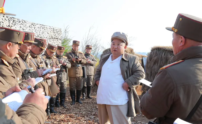 Põhja-Korea liider Kim Jong-un külastas aprilli alguses sõjaväeosi.