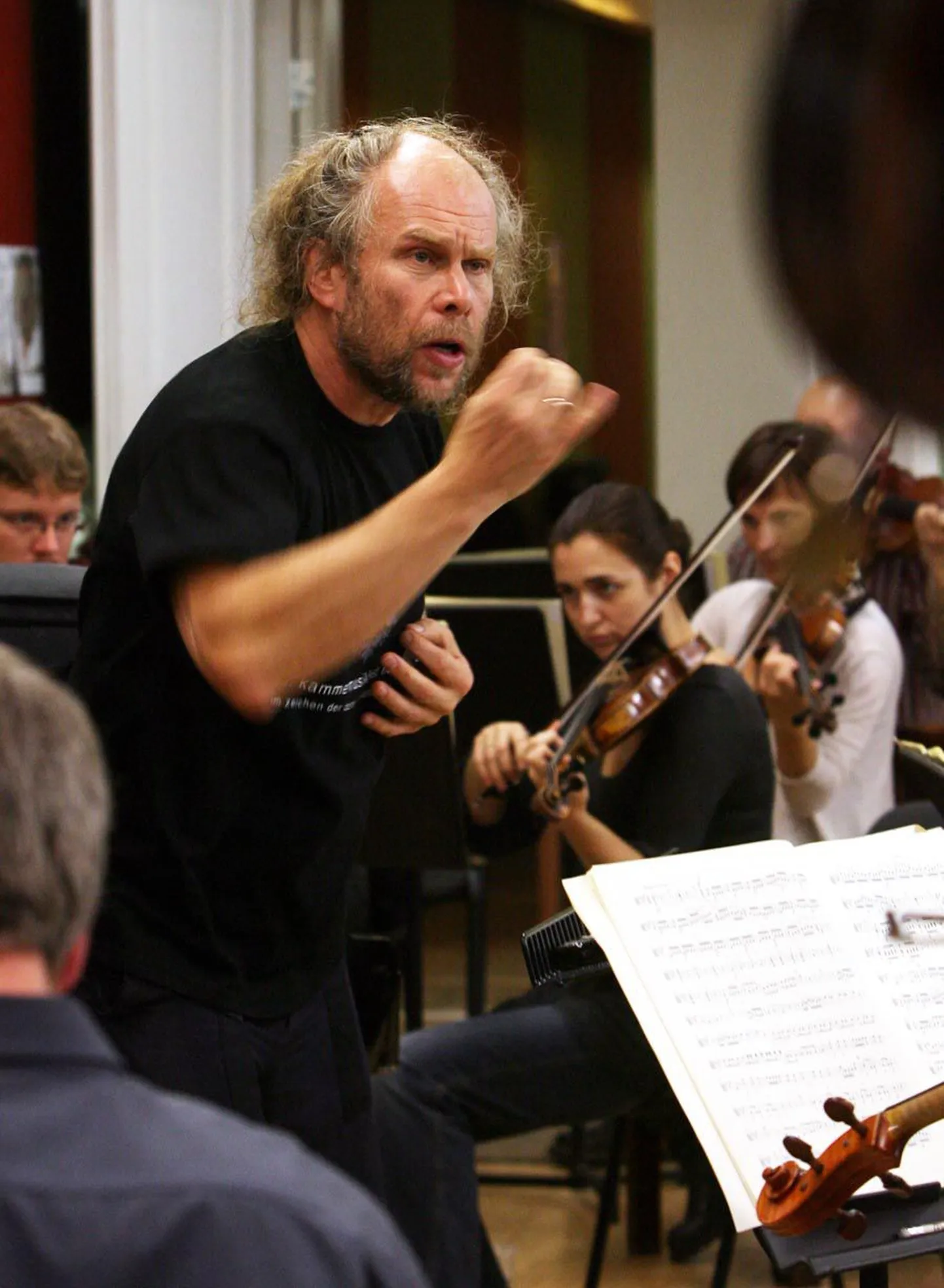 Hoogsalt: Andres Mustonen on maailmamees, mitte viisukandja. Eile tegi ta koos filharmoonikutega Tallinnas proovi.