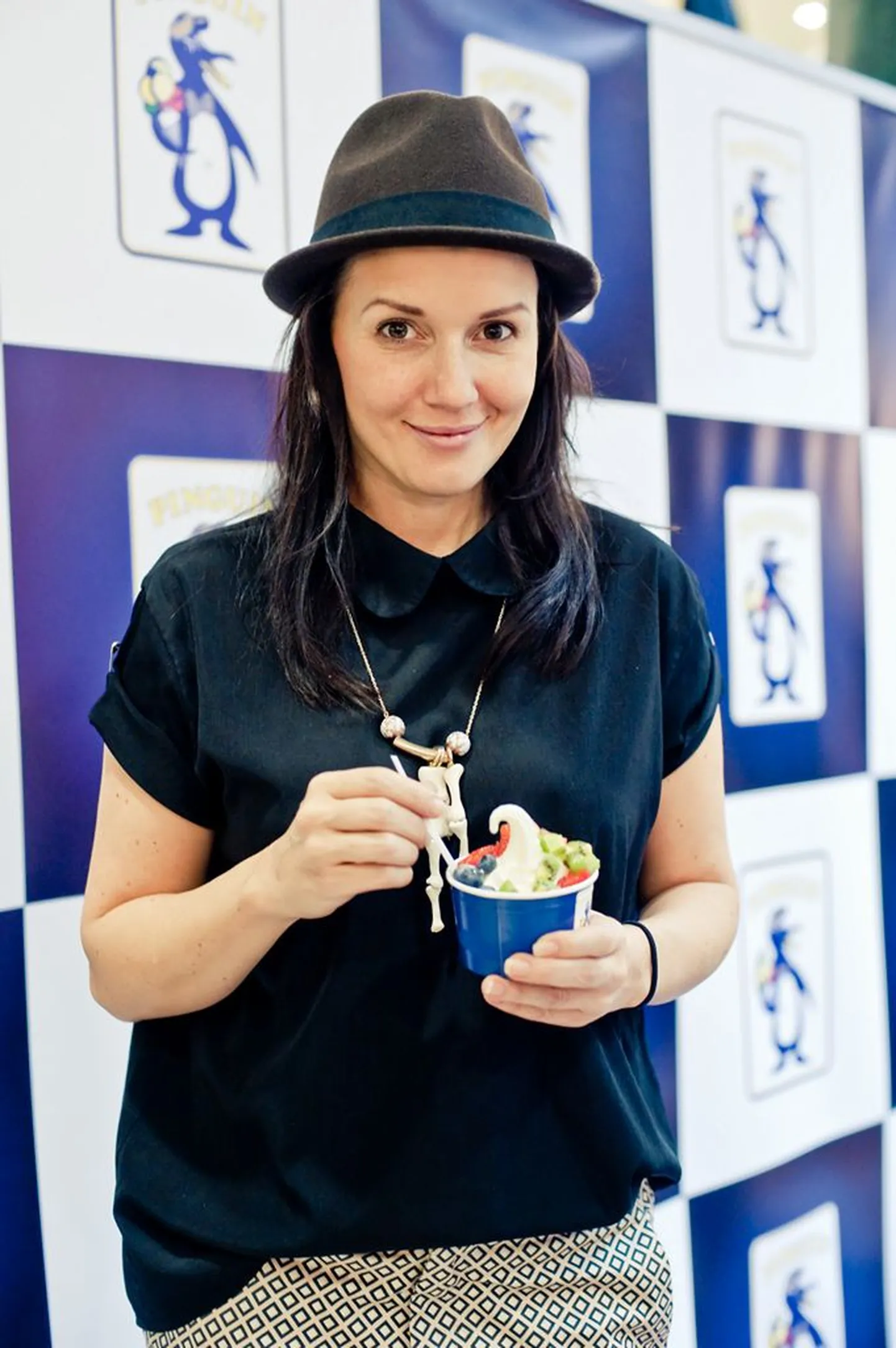 Cosmo Glämmilaat 2012 Viru Keskuse aatriumis.
Lapsepuhkusel olev Heidy Purga