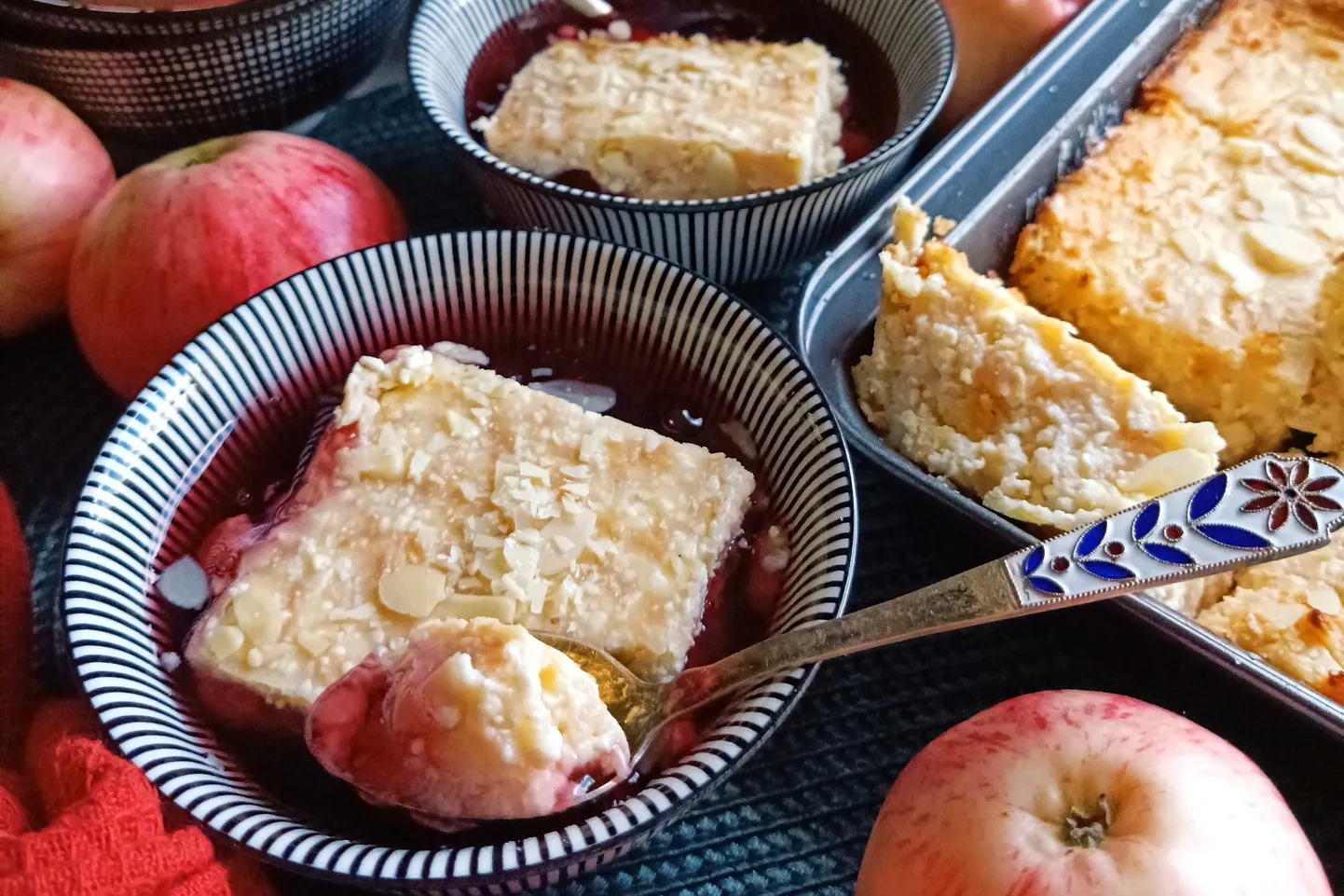 Biezpiena – ābolu sacepums