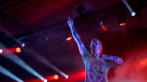 FOTO ⟩ "The Prodigy" pārsteidz Rīgu ar ugunīgu šovu
