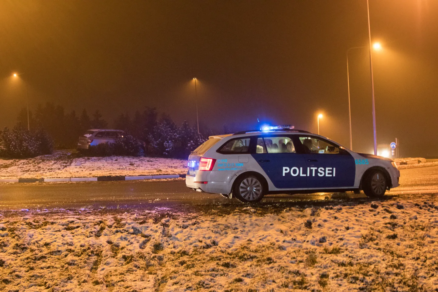 Politseinikud pidid nädalavahetusel kuus korda käima klaarimas inimeste vahel tekkinud tülisid ning kolm tülitsejat pidid end politseimajas kaineks magama.