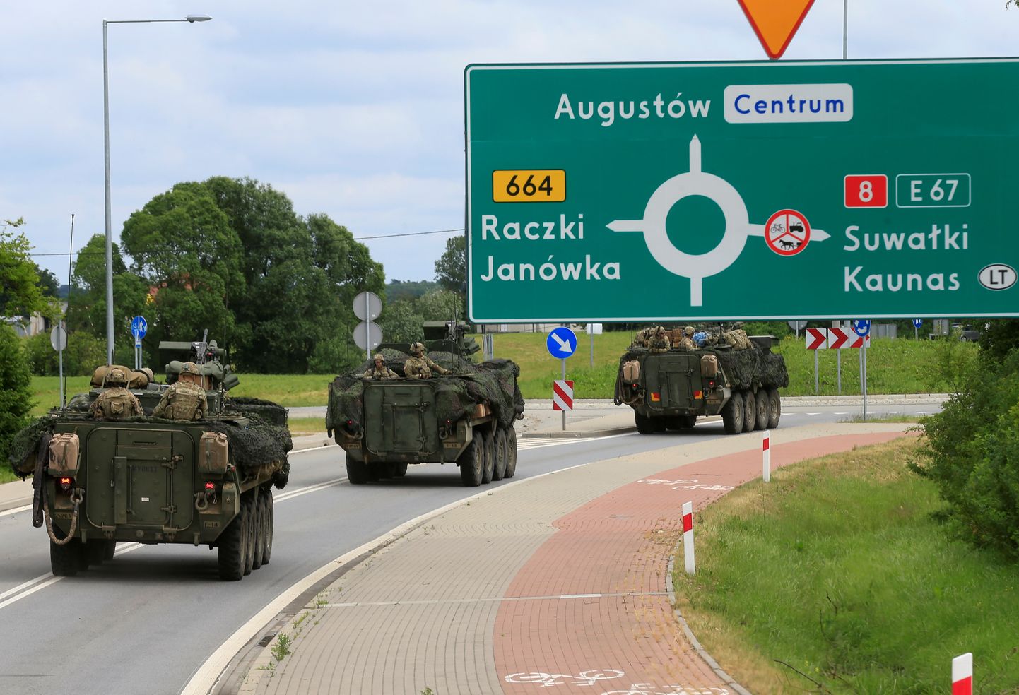 USA sõjaväelaste konvoi 2017. aasta juunis lähenemas Poola linnale Suwałkile.
