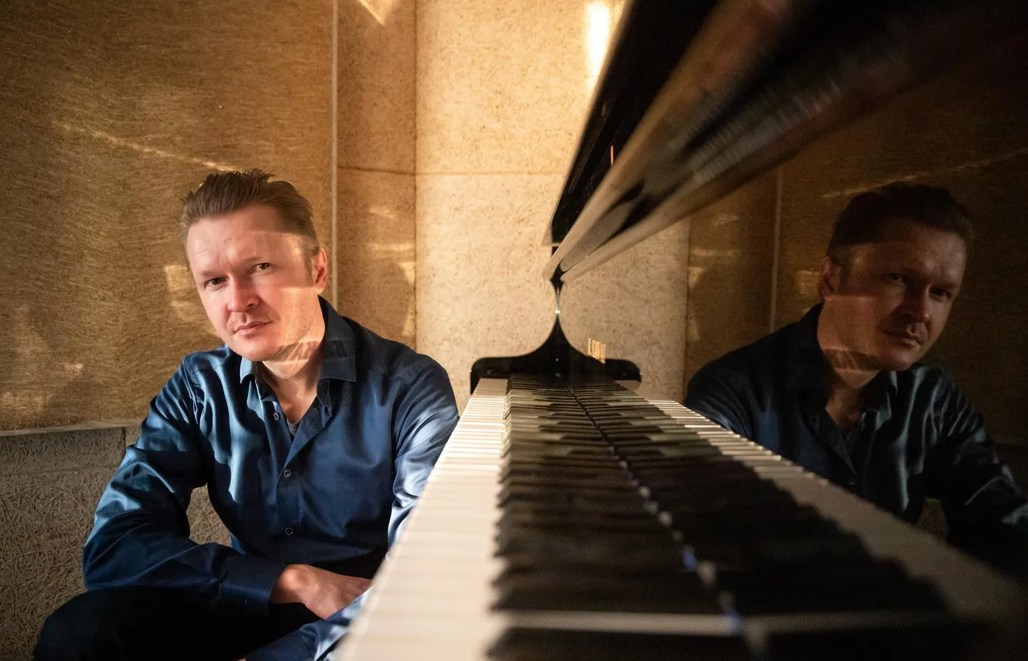 Pianist Kristjan Randalu teeb ja jõuab. «Väga tähtis on mõelda sellele, millise meelestatuse saab kuulajas tekitada. Ja mitte ainult kuulajas, vaid iseendas ka,» räägib ta.