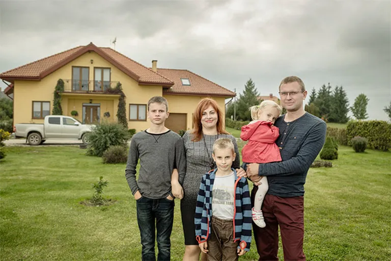 Dūži novērtē valsts atbalstu daudzbērnu ģimenēm, taču ikdienā vairāk novērtē pašvaldības doto. Ir pat grūti atbildēt, kāda vēl palīdzība būtu vajadzīga