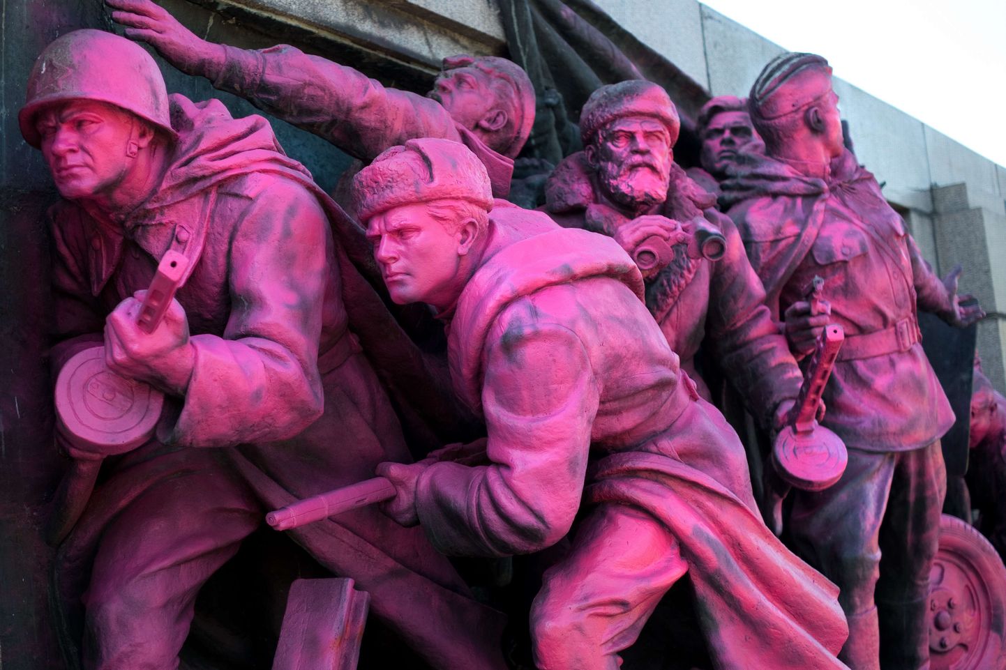 В Софии вновь надругались над монументом воинам Советской армии. 21 августа 2013 года. Иллюстративное фото.