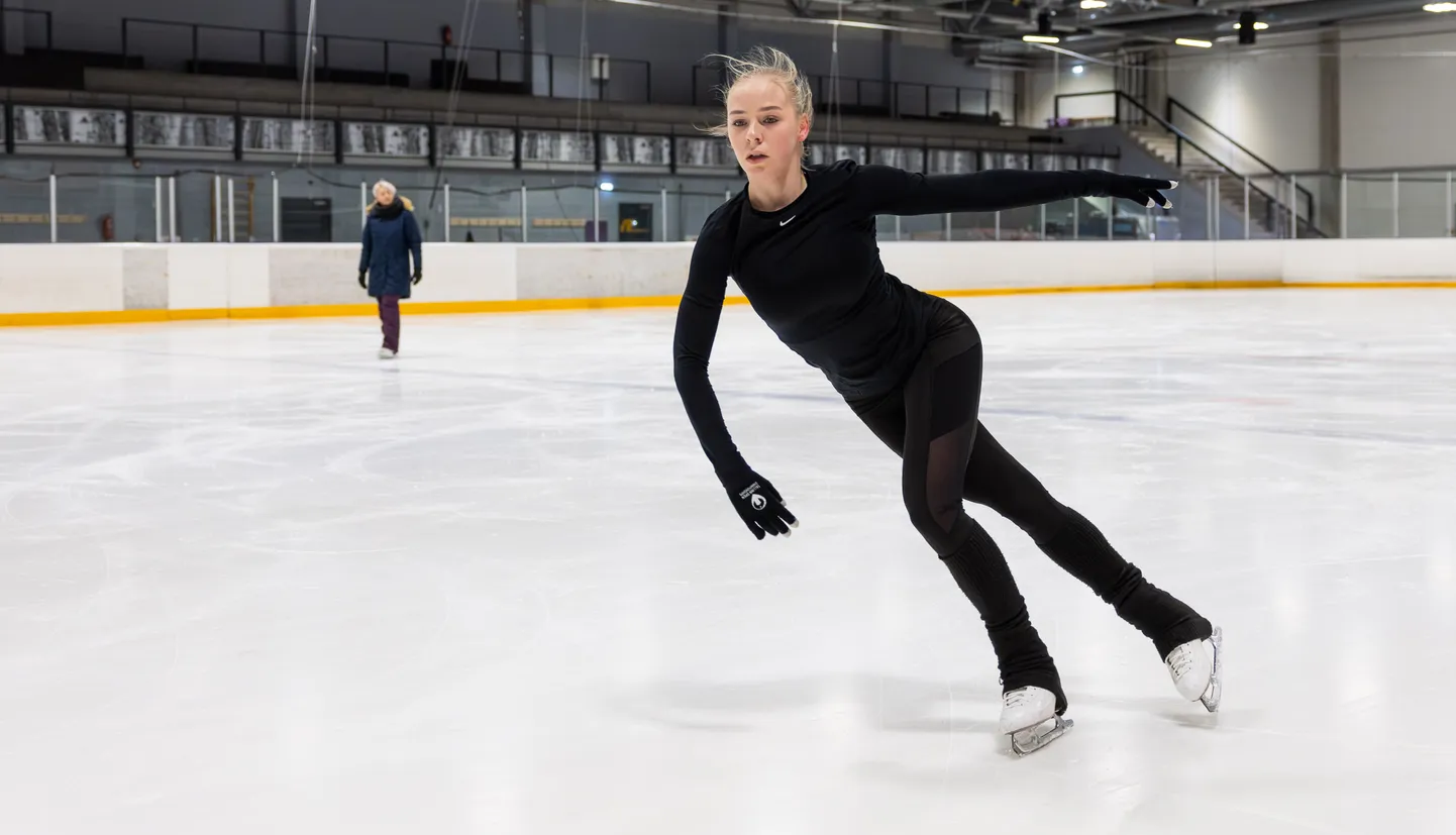 Niina Petrõkina treenimas EMile eelneval nädalal Haabersti jäähallis.