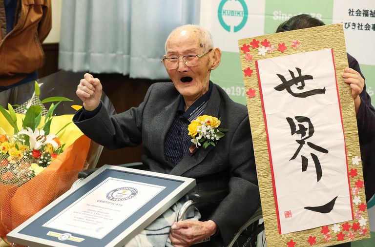 112-aastane jaapanlane Chitetsu Watanabe kuulutati maailma vanimaks meheks 12. veebruaril 2020. Ta suri 23. veebruaril 2020
