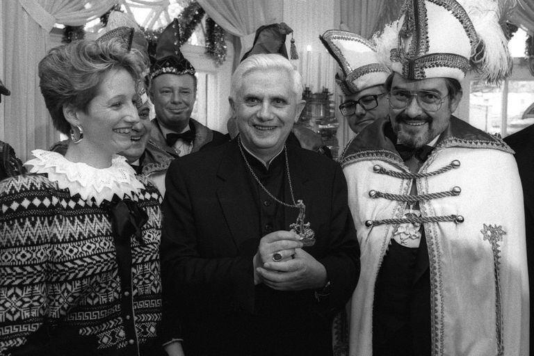 Kardinal Joseph Ratzinger 1989. aasta Müncheni karnevali ajal.