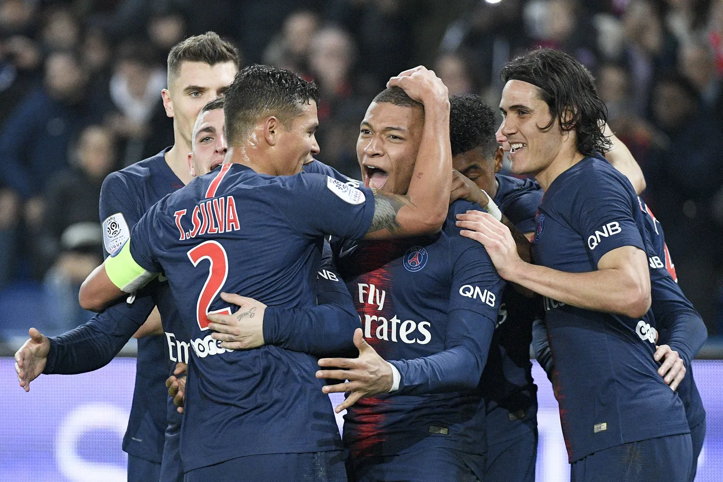 Sellal kui Thiago Silva meeskonnakaaslastega Kylian Mbappe väravat tähistas, tungisid vargad tema koju sisse.