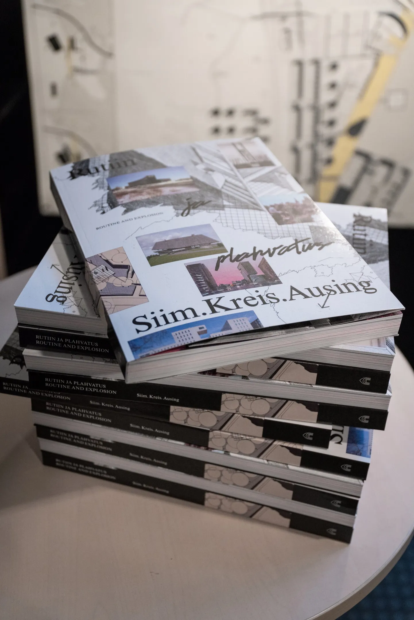«Rutiin ja plahvatus. Siim. Kreis. Ausing»