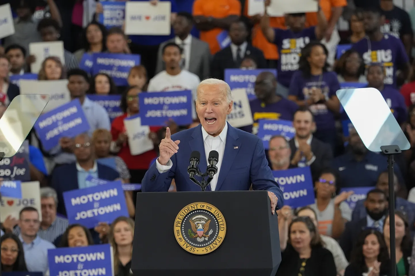 President Joe Biden Detroitis kõnet pidamas.