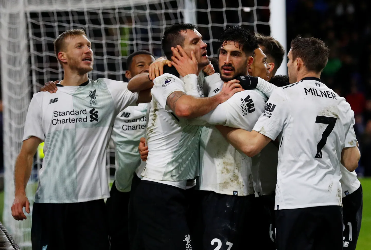 Ragnar Klavan (vasakul) 2018. aasta 1. jaanuaril toimunud Liverpooli mängus Burnleyga.