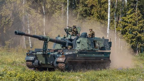 Eesti ostab Lõuna-Korealt täiendavalt 12 liikursuurtüki K9 Kõu