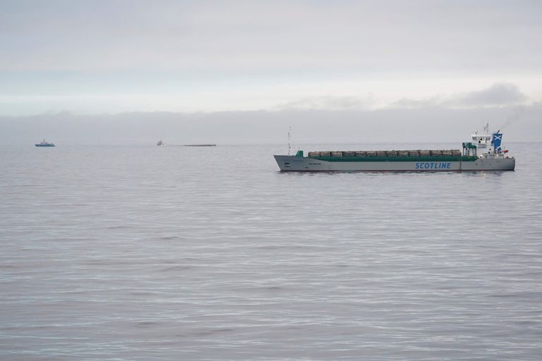 Briti kaubalaev Scot Carrier (paremal) põrkas Bornholmi saare lähedal kokku Taani kaubalaeva Karin Højga (kaugemal), mis läks ümber
