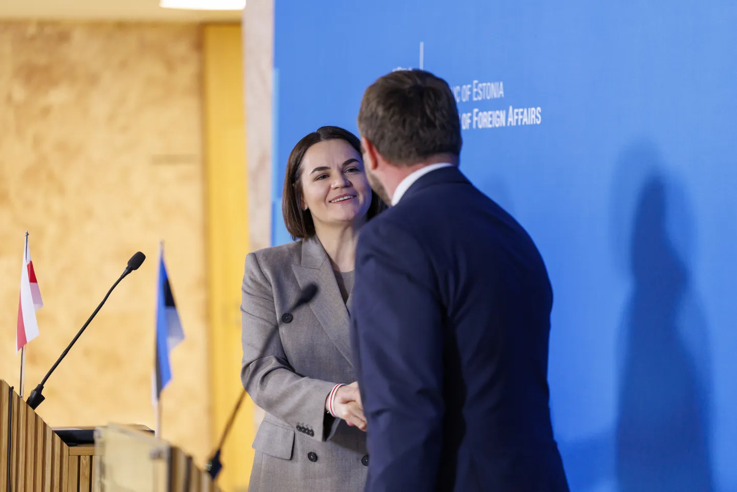 Välisminister Margus Tsahkna kohtus täna Eestis visiidil oleva Valgevene demokraatlike jõudude juhi Svjatlana Tsihhanovskajaga.