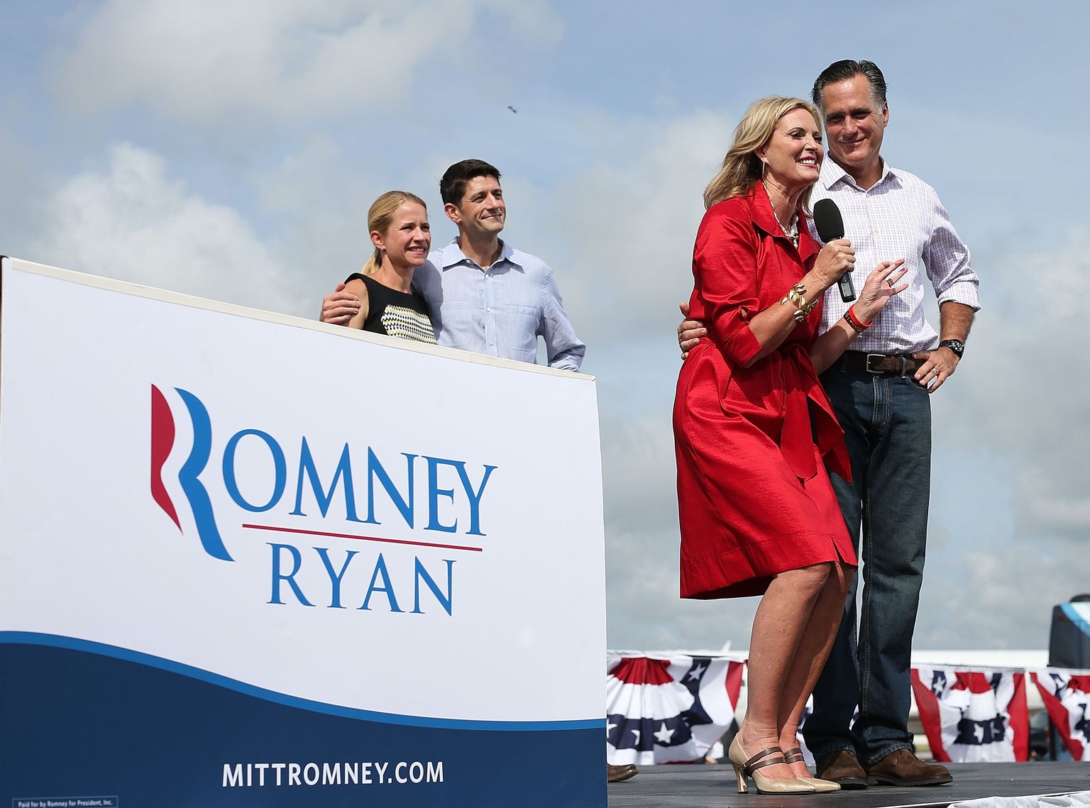 Mitt Romney ja Paul Ryan abikaasadega Lakelandis.