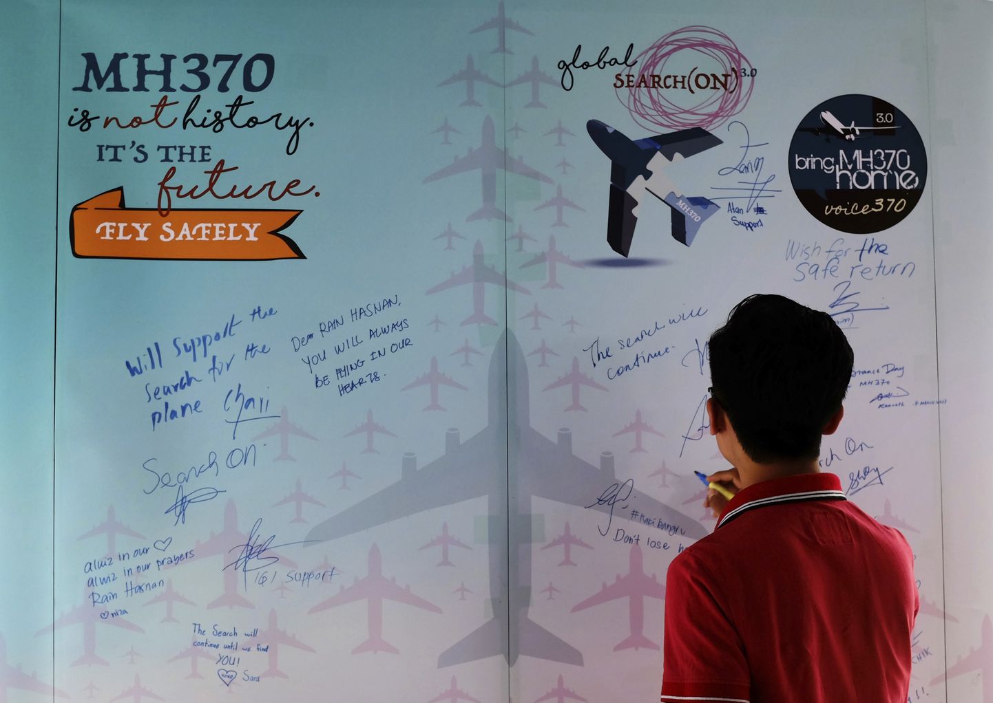 Lennu MH370 mälestustahvel.