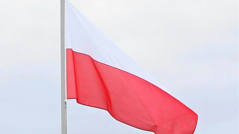 Poola teatas kolme julgeolekuga seotud satelliidi orbiidile jõudmisest