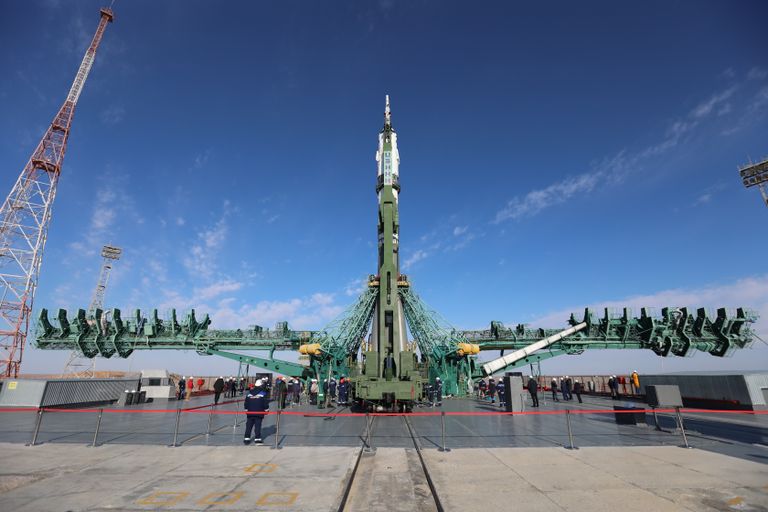 Kanderakett on Baikonuri kosmodroomil stardivalmis seatud.
