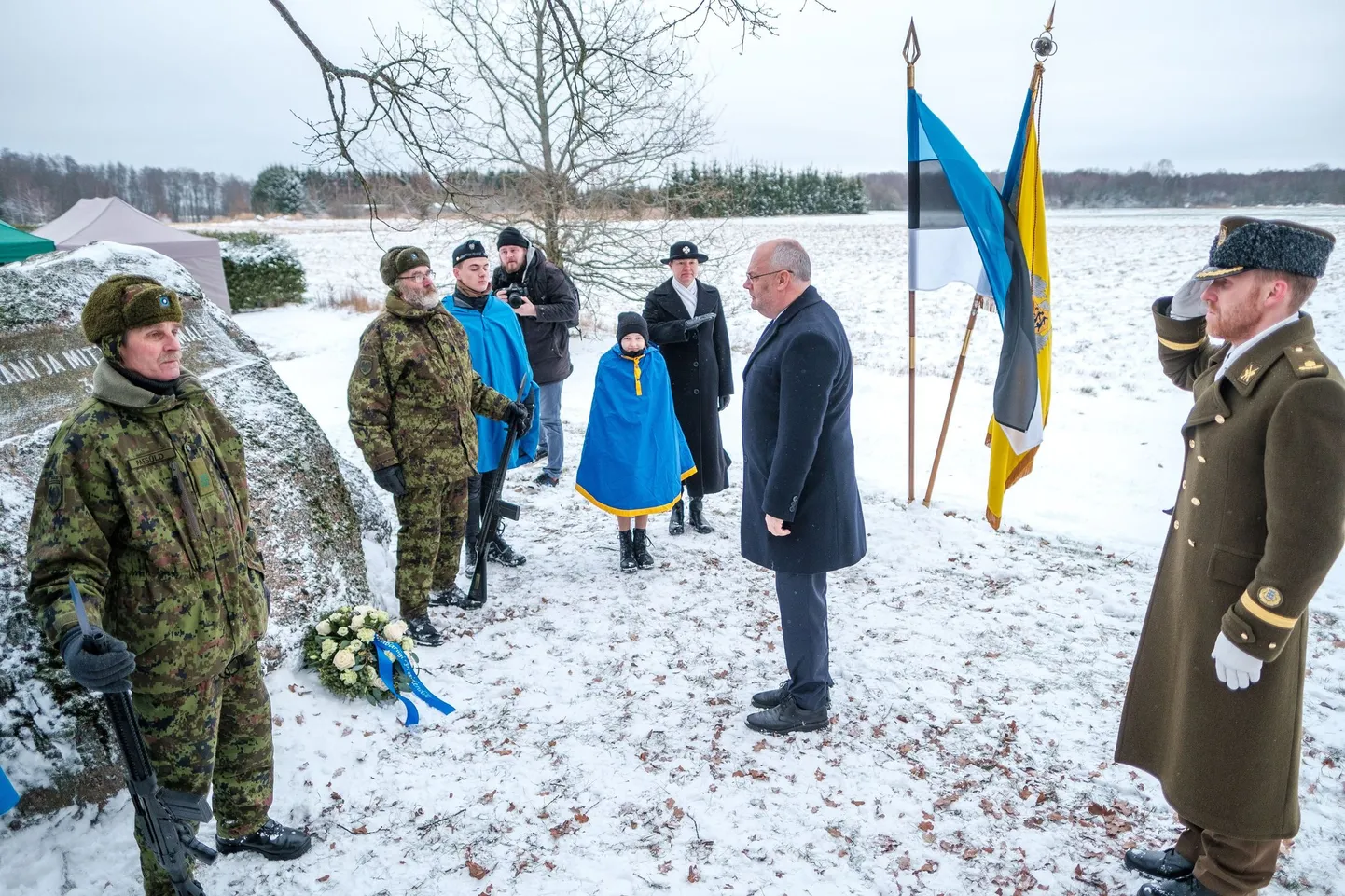President Alar Karis andis Kuusalu õpilastele välitunni.