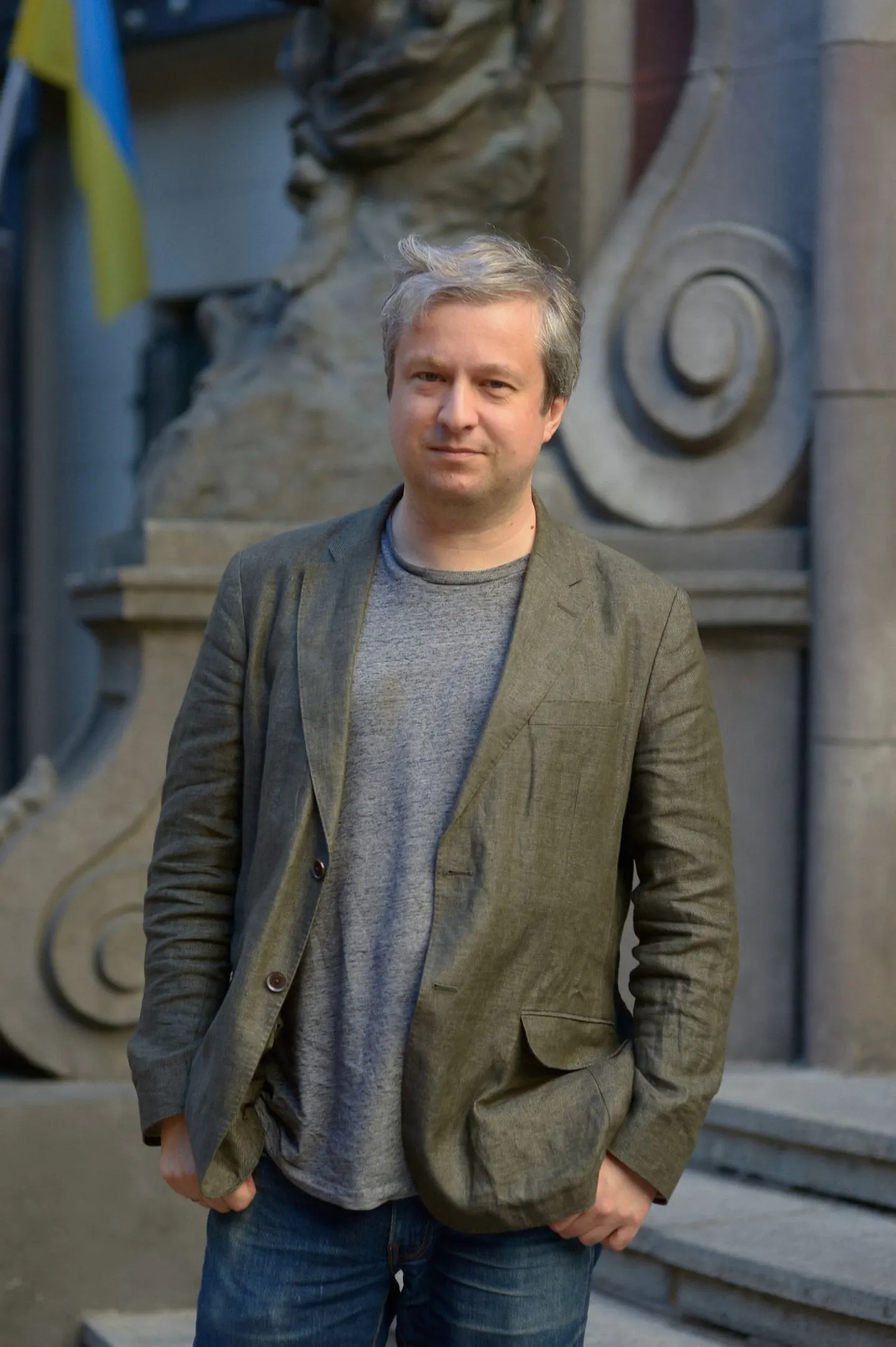 Антон Долин