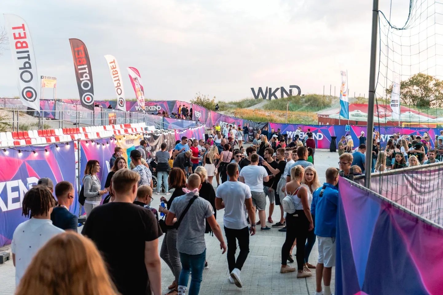 Festivalidest võetakse eelkõige osa ju naudingu eesmärgil. Ei usu, et noorte kihk raha kulutada innustab Weekendile minema.