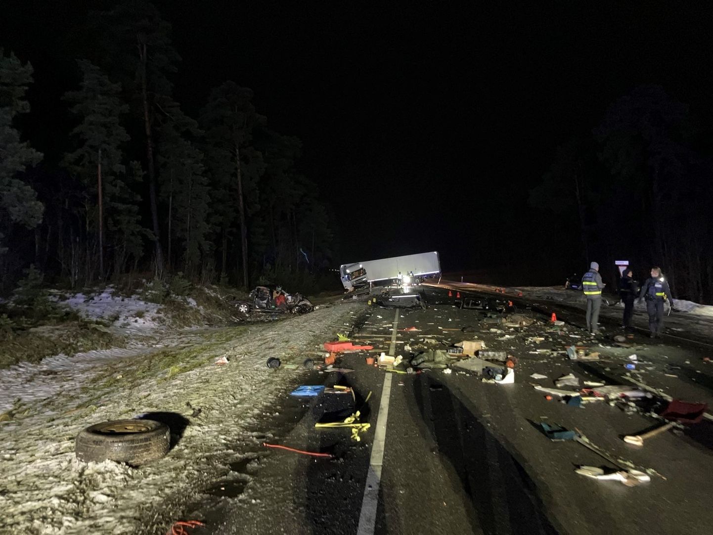 На 154-м километре шоссе Таллинн-Пярну-Икла в деревне Выйсте, Пярнумаа произошло ДТП.