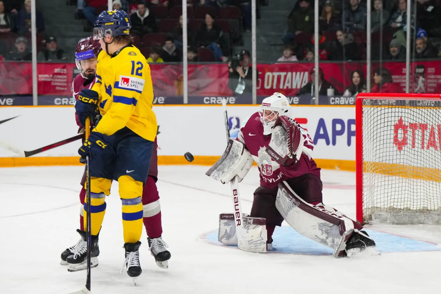 Latvijas hokeja vārtsargs Linards Feldbergs