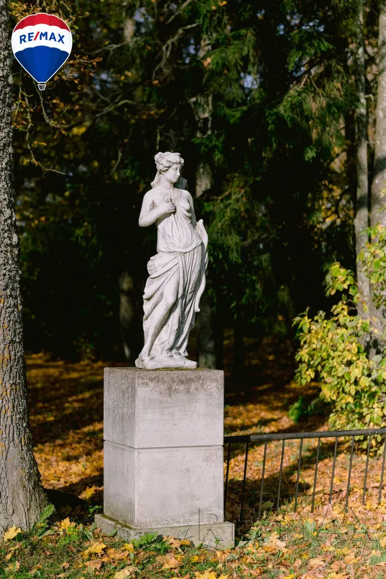 Mõisapark.