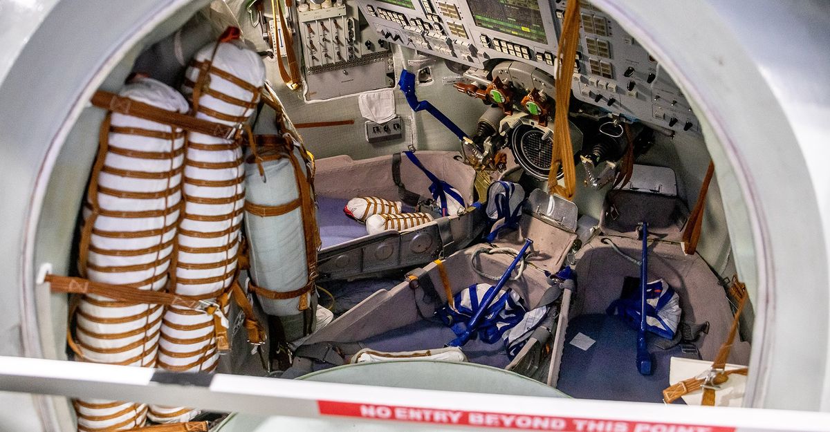 Praegu kasutavad ka ameeriklased kosmosejaama jõudmiseks Venemaa abi. Nad sõidutab sinna Sojuzi kosmosekapsel.