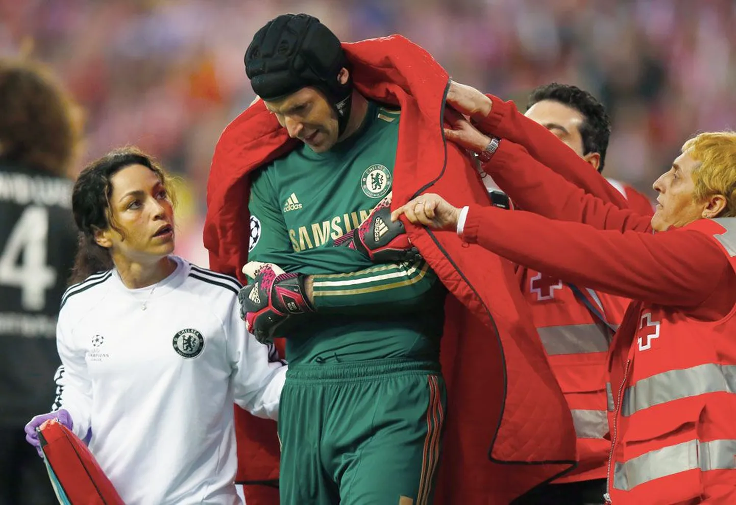 Chelsea väravavaht Petr Cech vigastas kohtumises Atleticoga küünarnukki, tema hooaeg on sellega lõppenud.