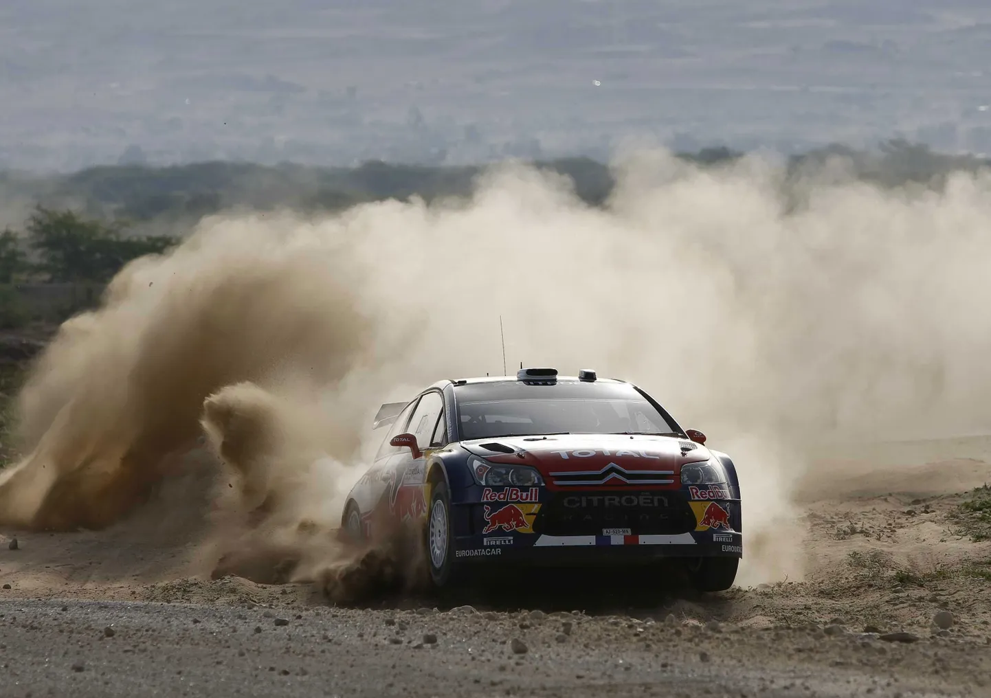 Sebastien Loeb mullusel Jordaania rallil.
