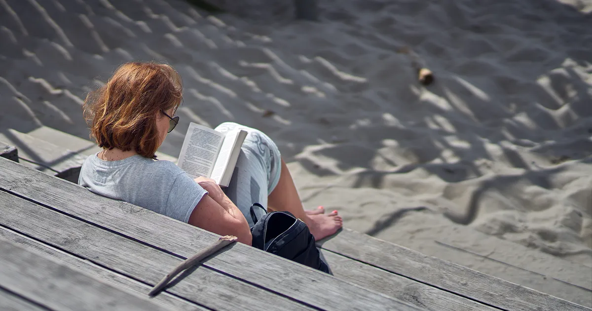 Sugestii de lectură de vară ⟩ 16 cărți noi interesante de citit în vacanță