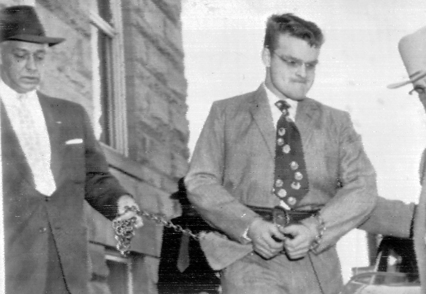 Charles Starkweather saabub kohtumajja. 6. mai 1958