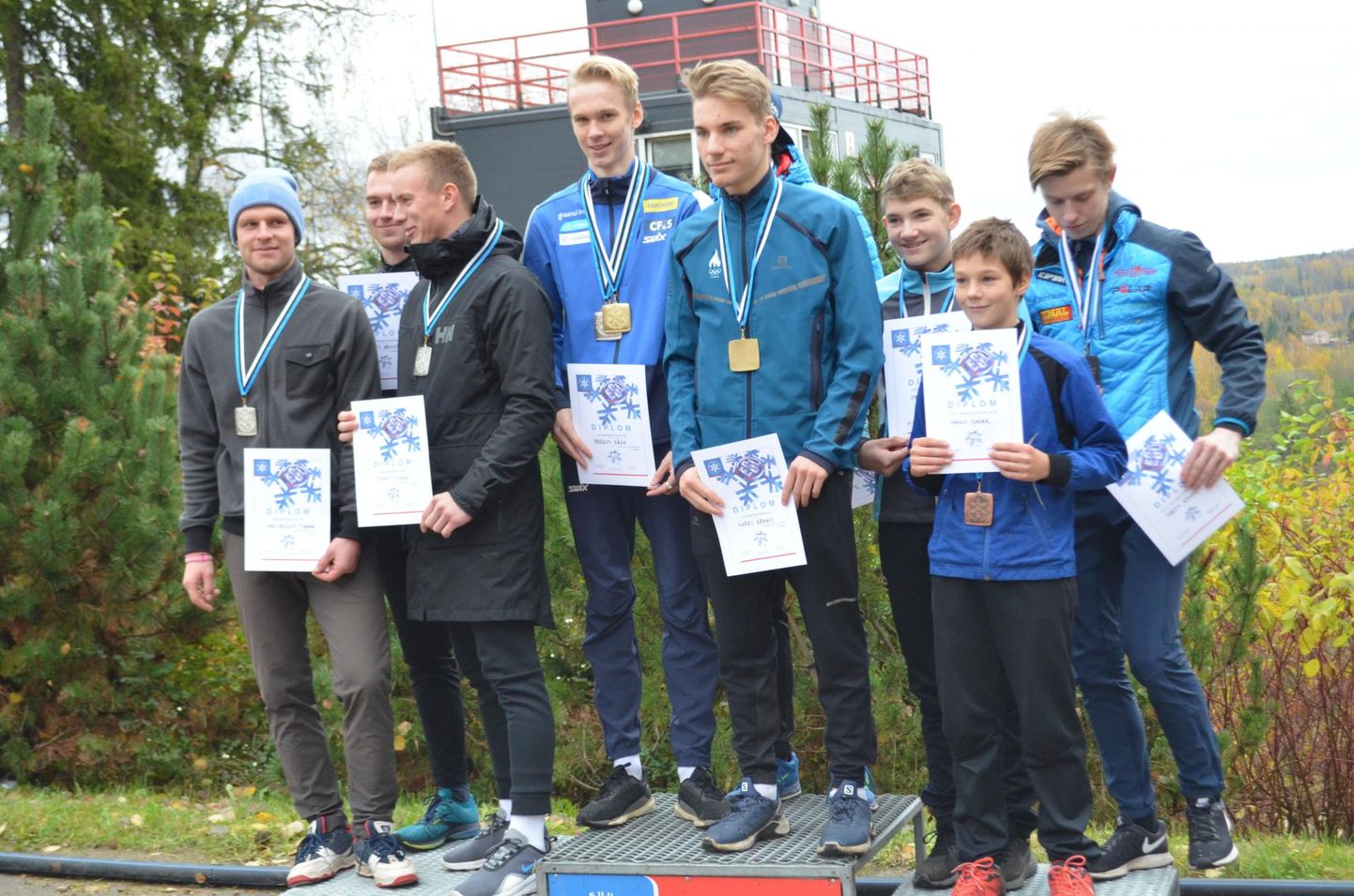 Eesti võistkondlikud meistrid: kulla sai Nõmme tiim, hõbeda Otepää ja pronksi Võru klubi esindus. 