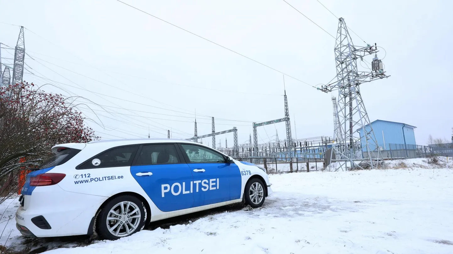 Neil päevil võib Ilmatsalu tänaval Tartu suurima alajaama juures näha mehitatud valvet, mille tagavad politsei ja kaitseliitlased.