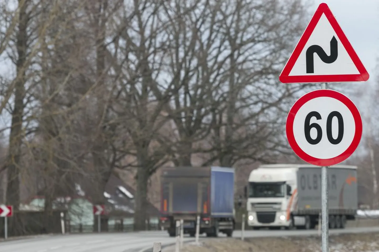 Uus kiiruspiirang Oiu silla lähedal on 60 kilomeetrit tunnis.