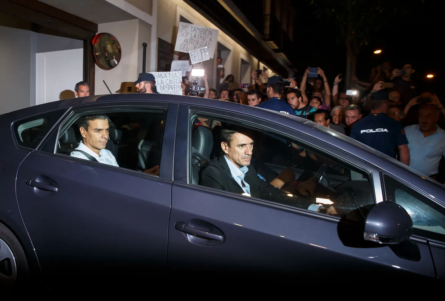 Pedro Sanchez lahkumas pärast kaotust usaldushääletusel.