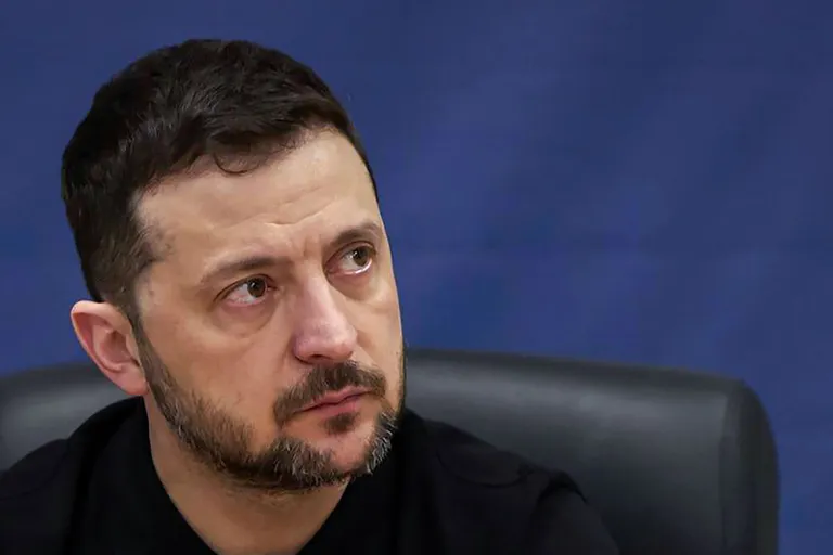 Руководство Украины поддержало своего лидера, и многие украинские пользователи соцсетей считают, что Зеленский с честью отстоял интересы своей страны в Вашингтоне.