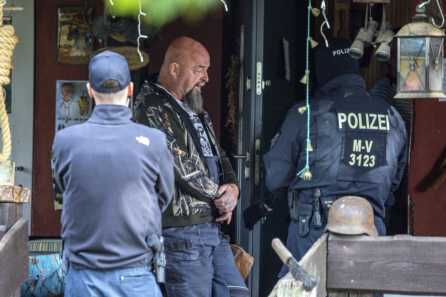 Saksa politsei otsib läbi tuntud paremäärmuslase Sven Krügeri kodu.