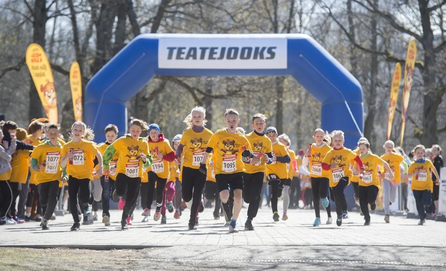 Ligemale 1200 põhikooliõpilast silkab homme Pärnus Ammende villa taga Rannapargis heategevuslikul teatejooksul, mis kutsub toetama Haapsalu neuroloogilise rehabilitatsioonikeskuse juures asuva ratastoolilaste mängupargi laiendamist.