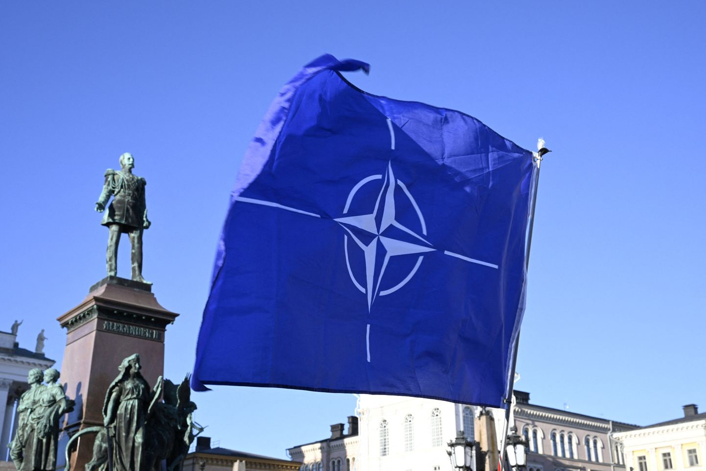 Флаг НАТО. Иллюстративное фото.