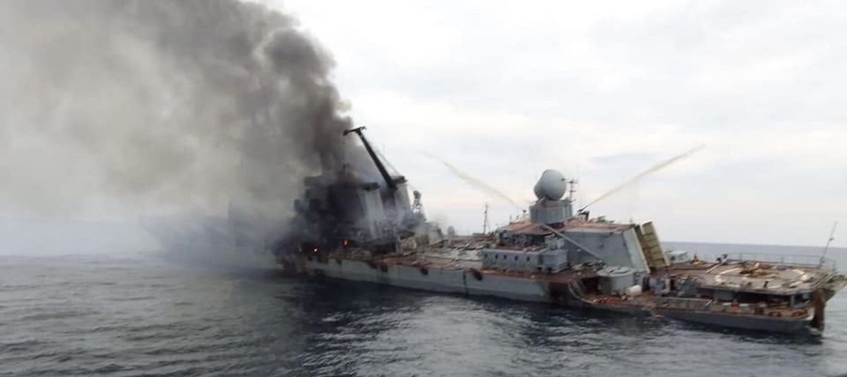 Krievijas Melnās jūras flotes raķešu kreiseris "Moskva"