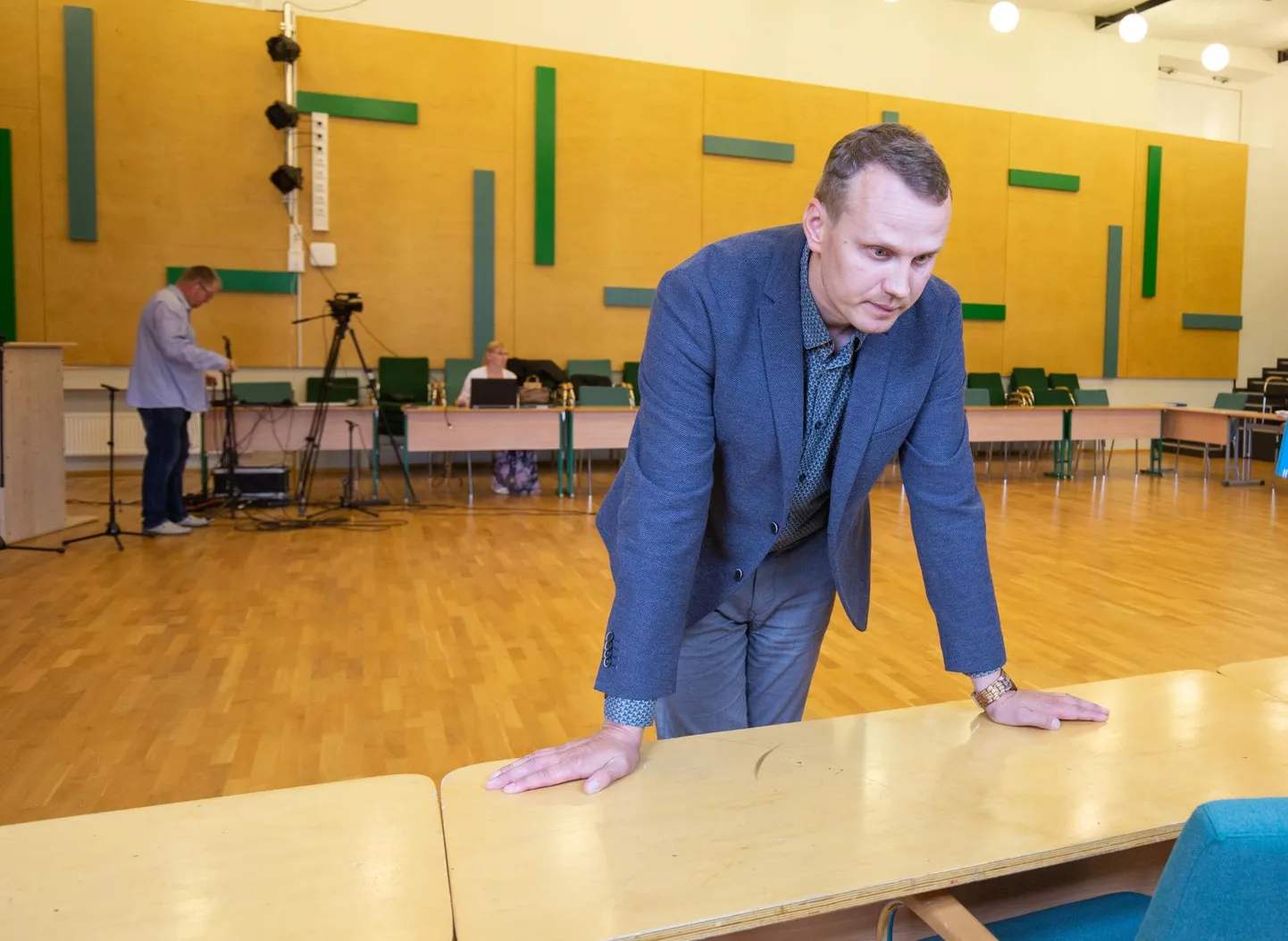 30. augustil oli Priit Toobal tingimusteta volikogu esimees. Nüüd on volikogu enamus veendunud, et Toobal on lihtliige, ta ise aga seda veendumust ei jaga.