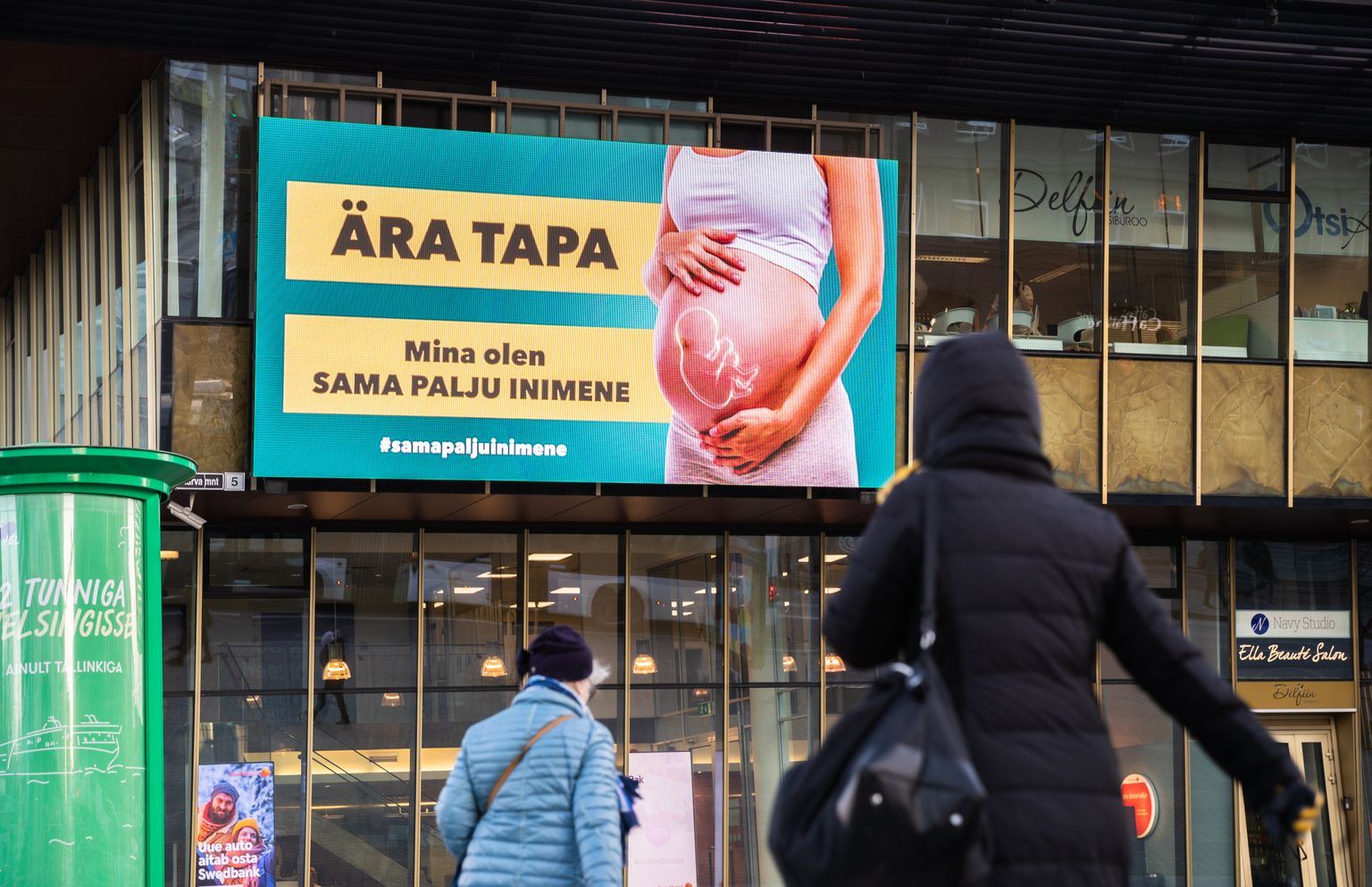 Реклама противников абортов в Таллине.